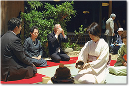 種子島武家屋敷での茶道実演